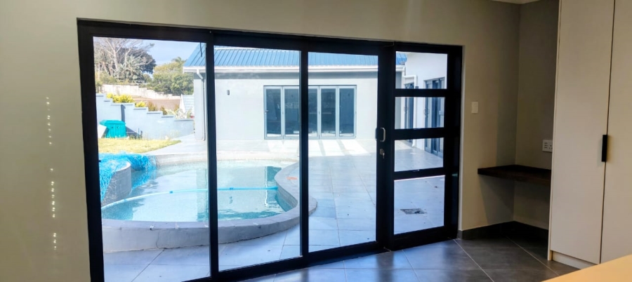 4 Bedroom Property for Sale in Beacon Bay Eastern Cape